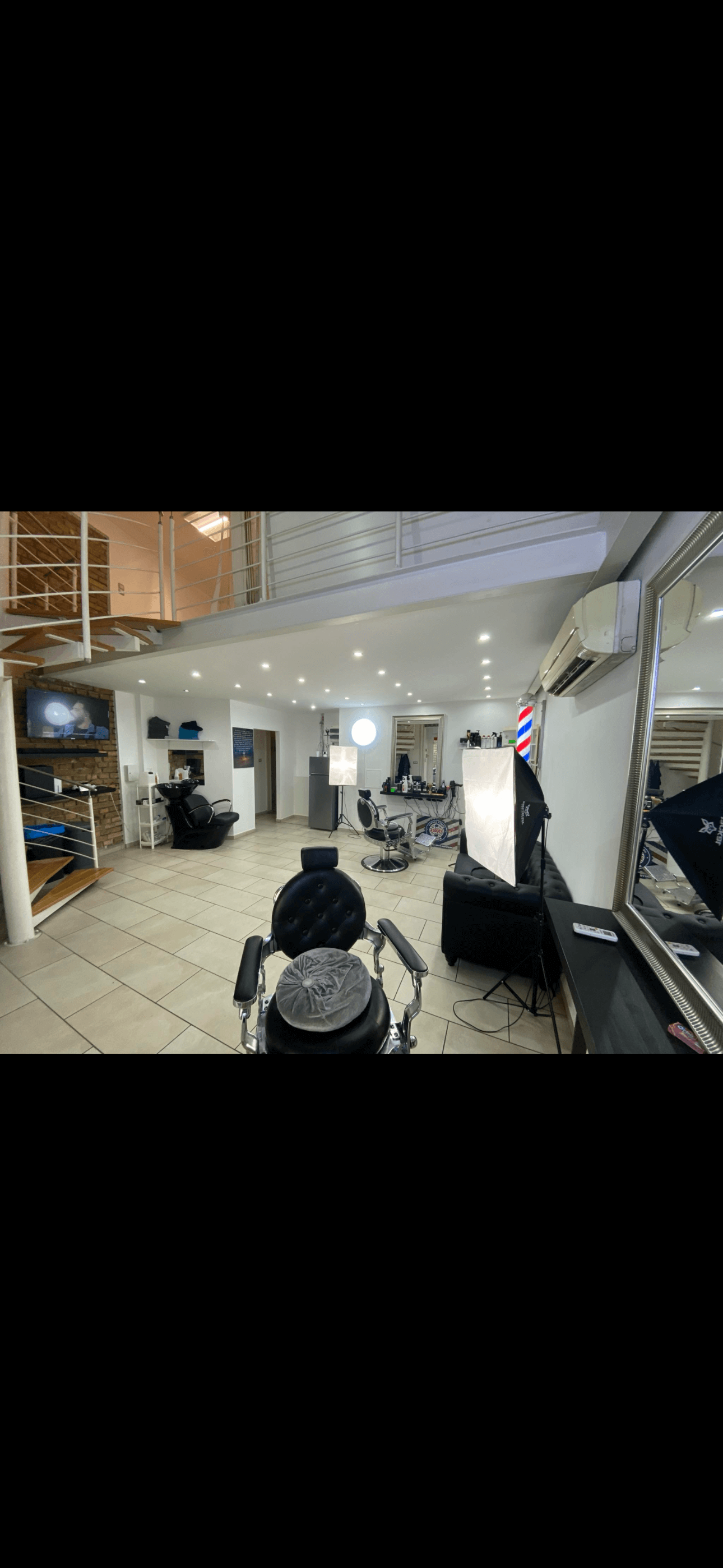 Blessed Barber üzlethelyiség