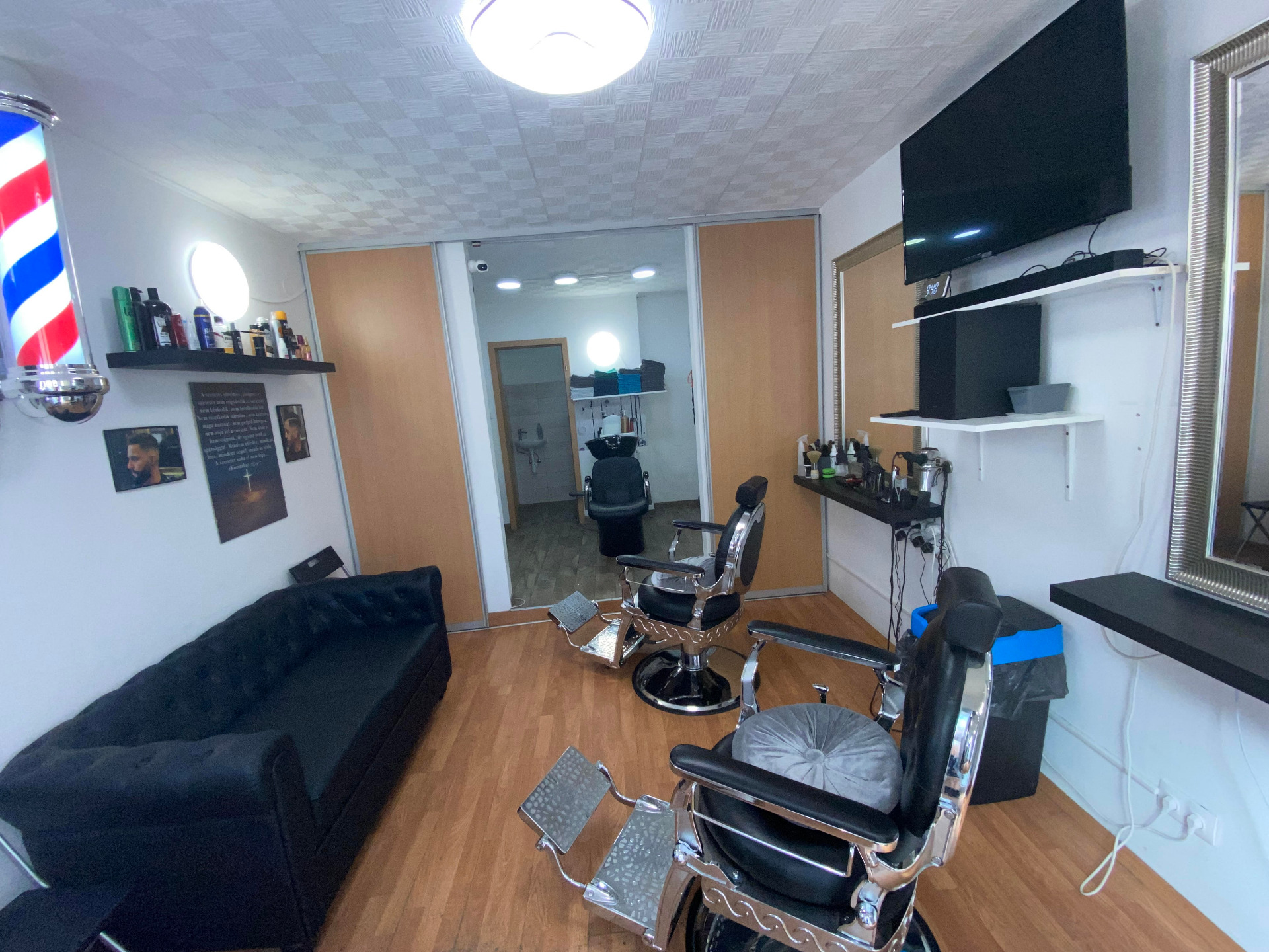 Blessed Barber üzlethelyiség